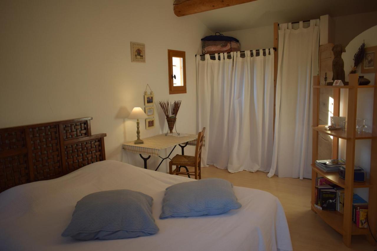 Saba Hotel Cabrieres-d'Avignon ภายนอก รูปภาพ