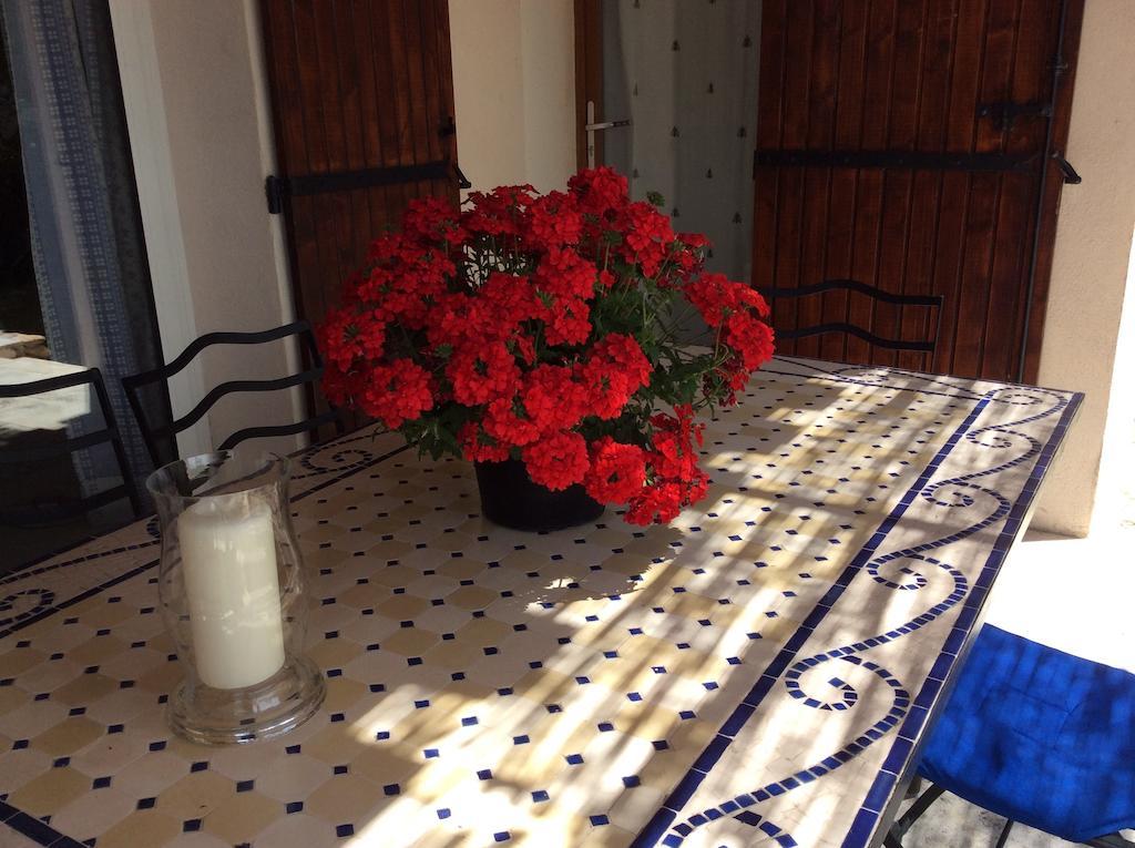 Saba Hotel Cabrieres-d'Avignon ภายนอก รูปภาพ