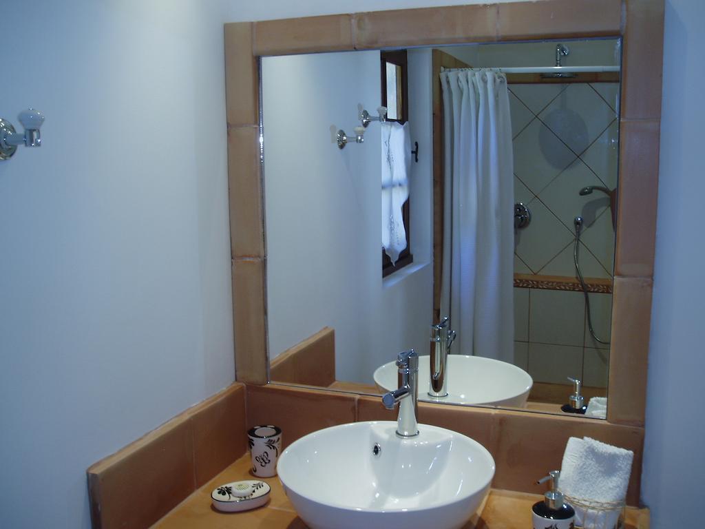 Saba Hotel Cabrieres-d'Avignon ห้อง รูปภาพ